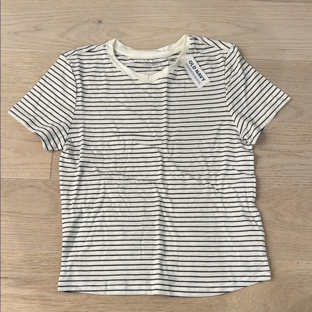 Old Navy Striped Navy and White T-Shirt XS NWT - FREE WITH BUNDLE